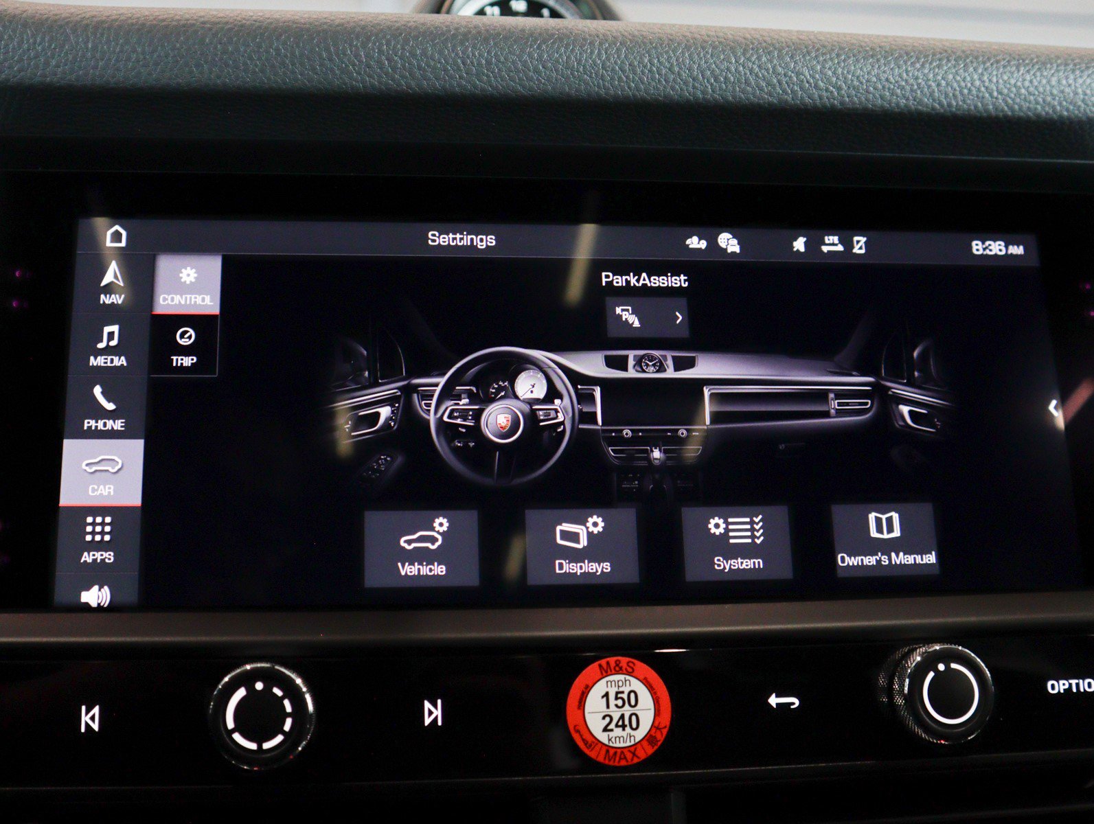 2025 Porsche Macan S photo 23
