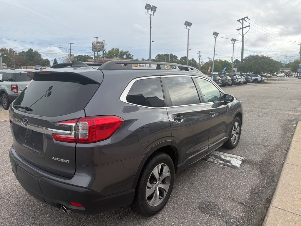 2024 Subaru Ascent Premium photo 4