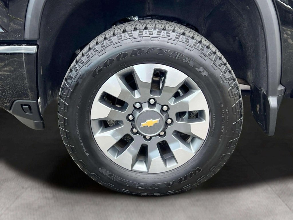 2024 Chevrolet Silverado 2500HD Custom photo 6