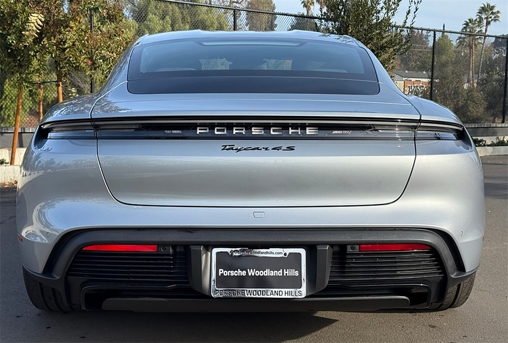 2025 Porsche Taycan 4S photo 7