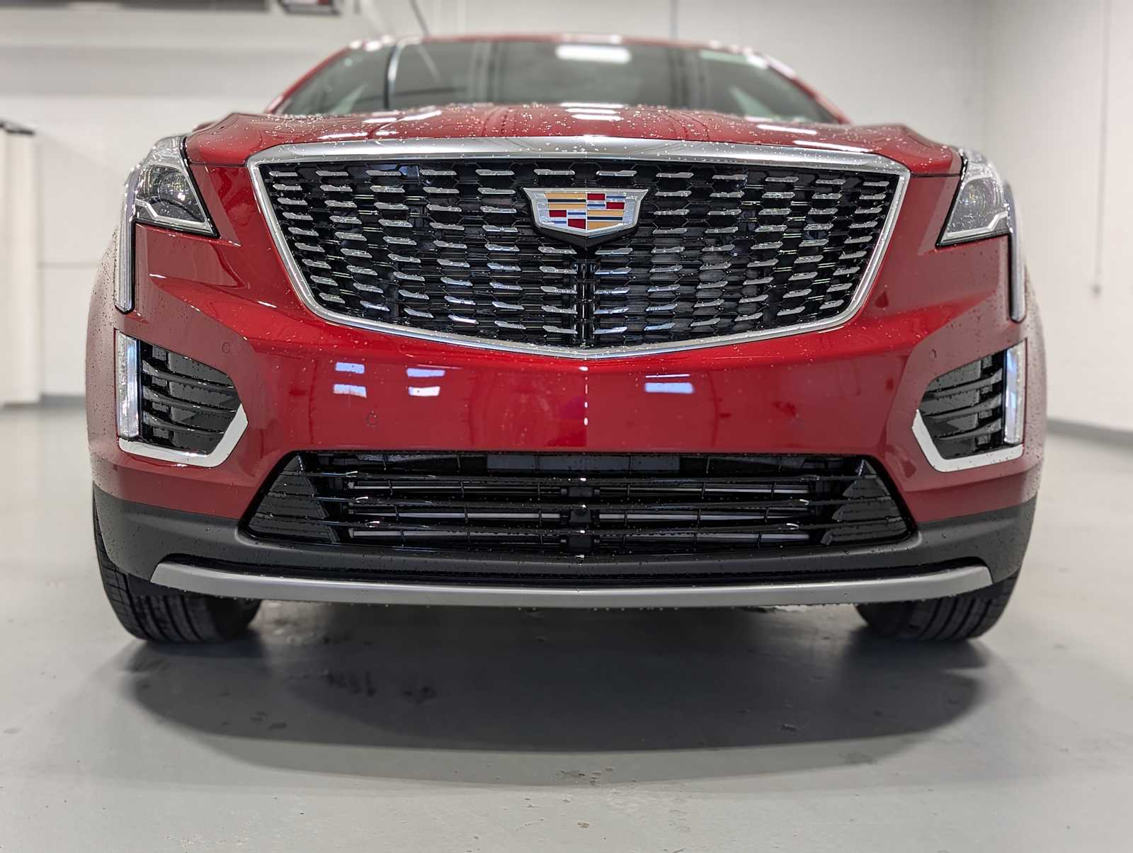 2025 Cadillac XT5 Premium Luxury photo 2