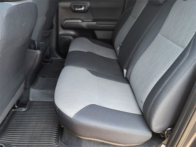 2020 Toyota Tacoma TRD Off-Road photo 13