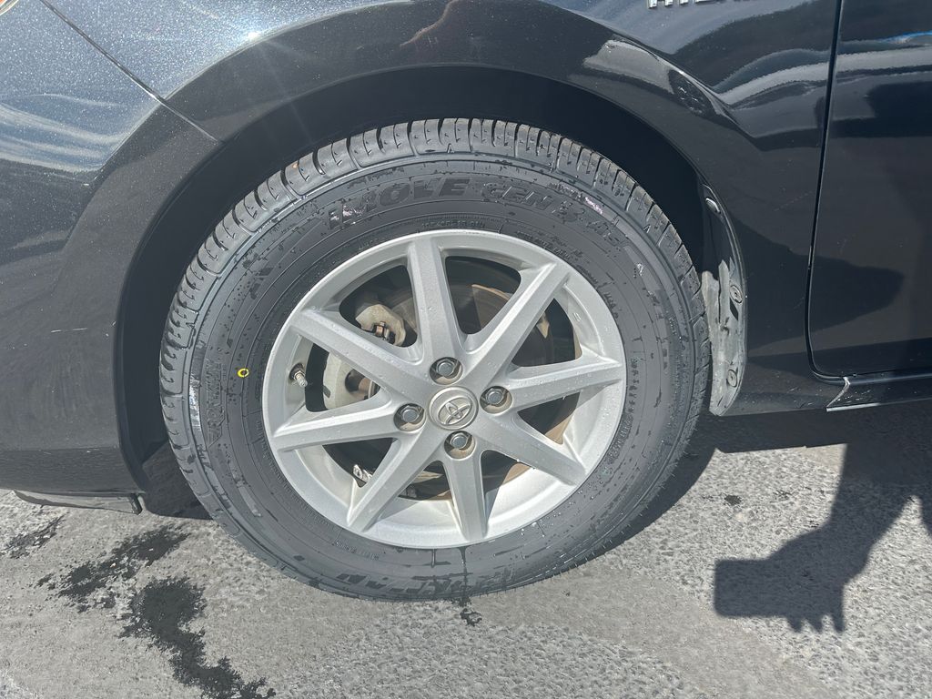 2015 Toyota Prius C Four photo 12