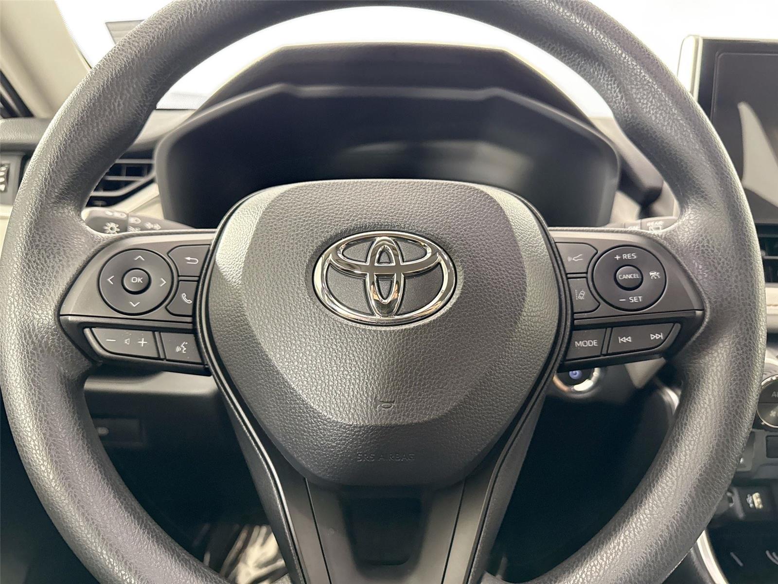 2025 Toyota RAV4 Hybrid XLE photo 34