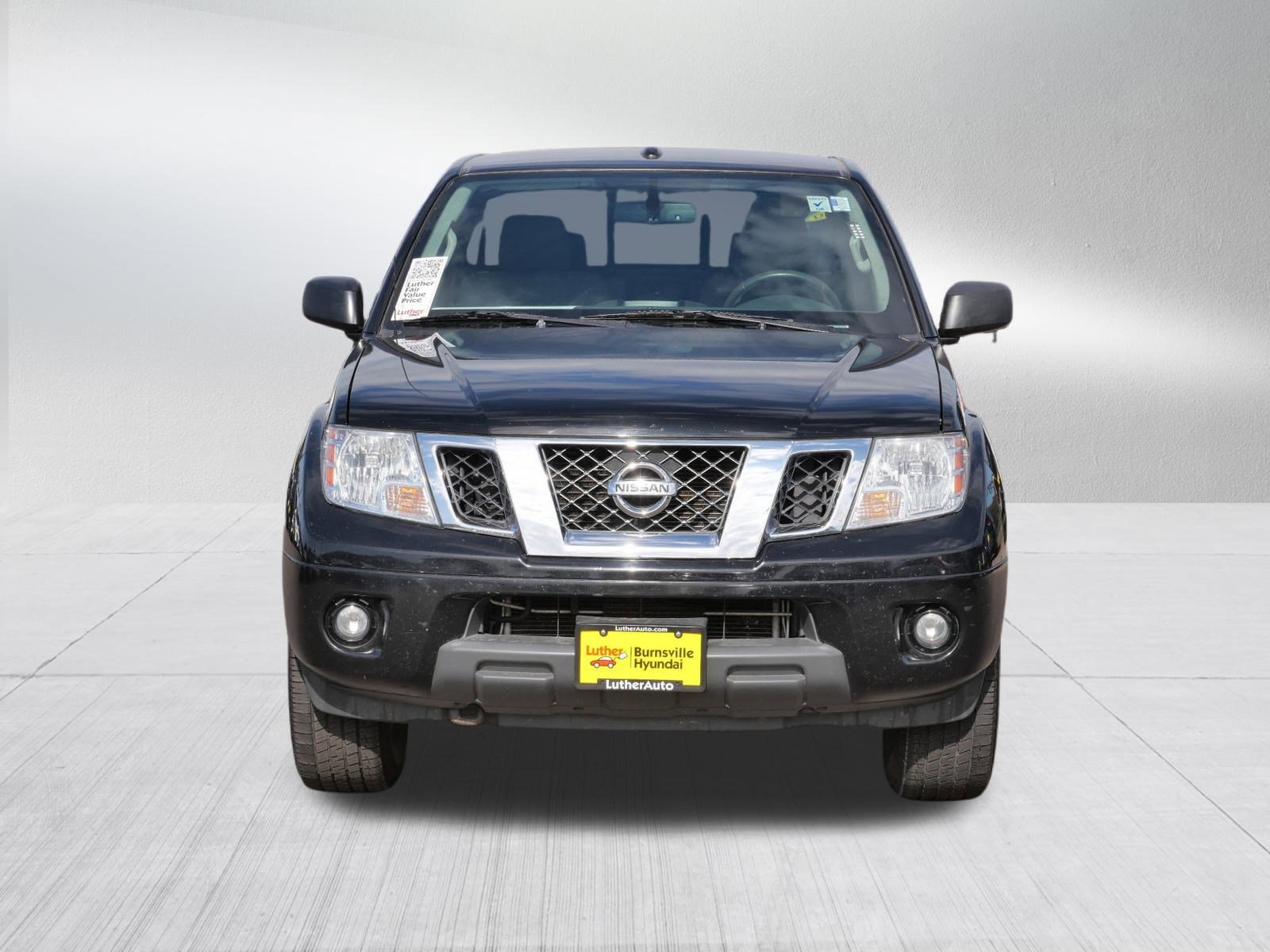 2015 Nissan Frontier SV photo 2