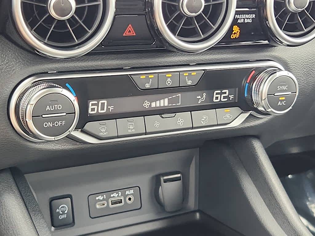 2025 Nissan Sentra SV photo 9
