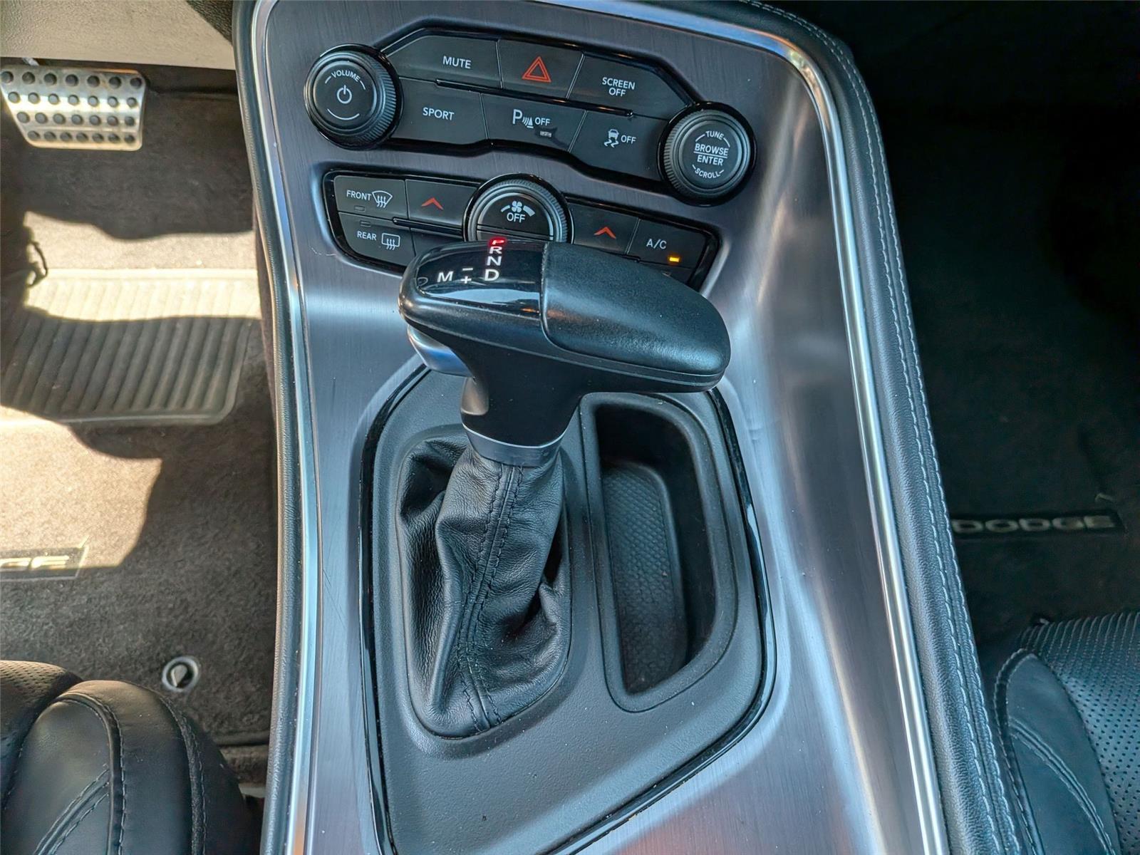 2017 Dodge Challenger SXT Plus photo 16