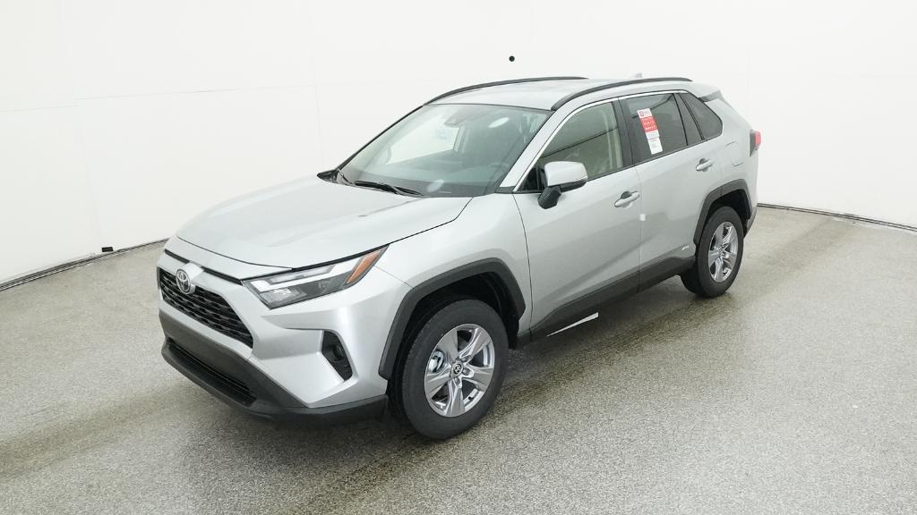 2025 Toyota RAV4 XLE's photo