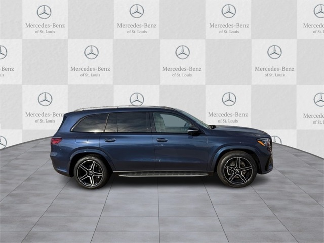 2026 Mercedes Benz GLS 450 4MATIC photo 2
