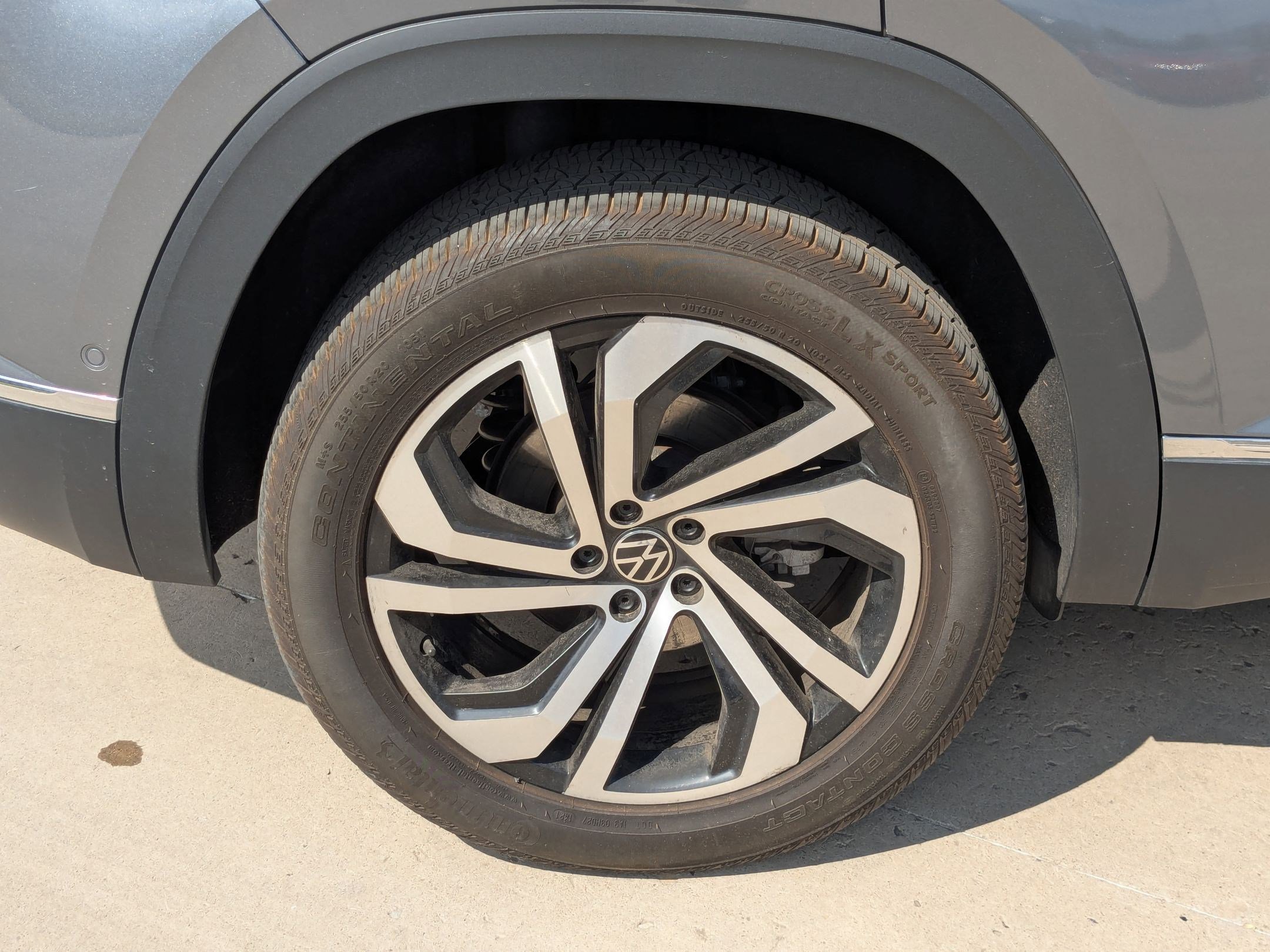 2021 Volkswagen Atlas Cross Sport V6 SEL Premium photo 11