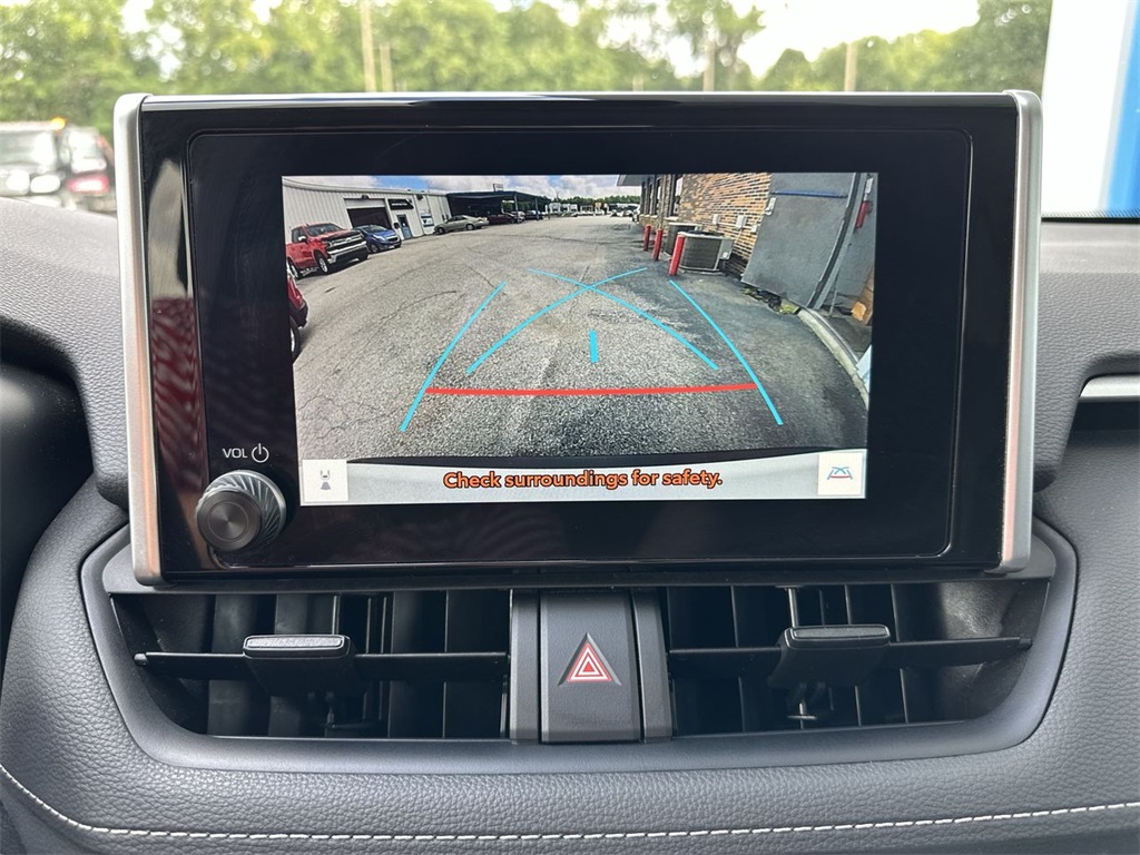 2023 Toyota RAV4 XLE photo 12