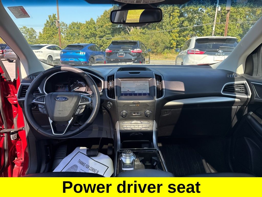 2020 Ford Edge SEL photo 12