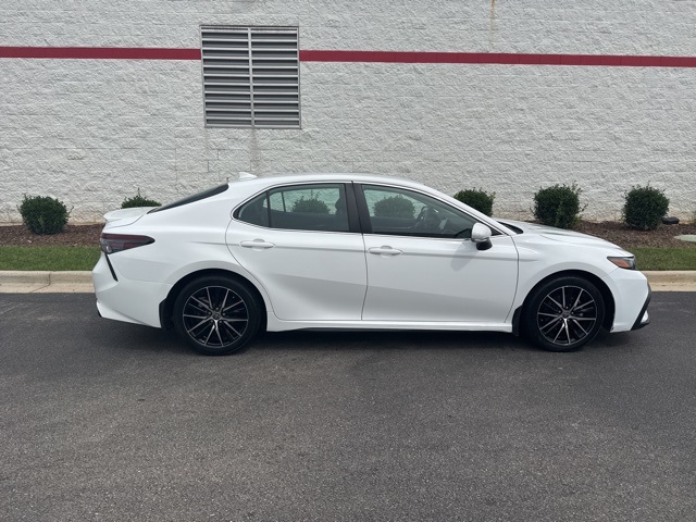2023 Toyota Camry SE photo 4