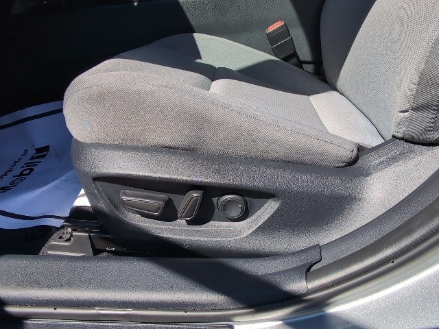 2025 Toyota Camry LE photo 11