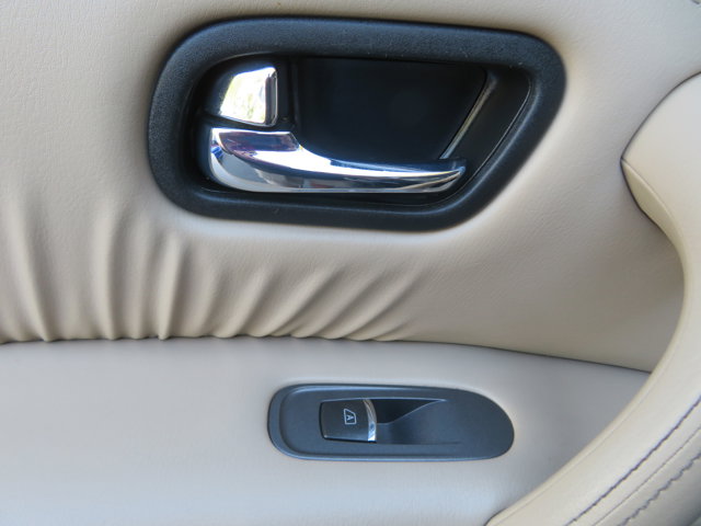 2017 Nissan Armada Platinum photo 19