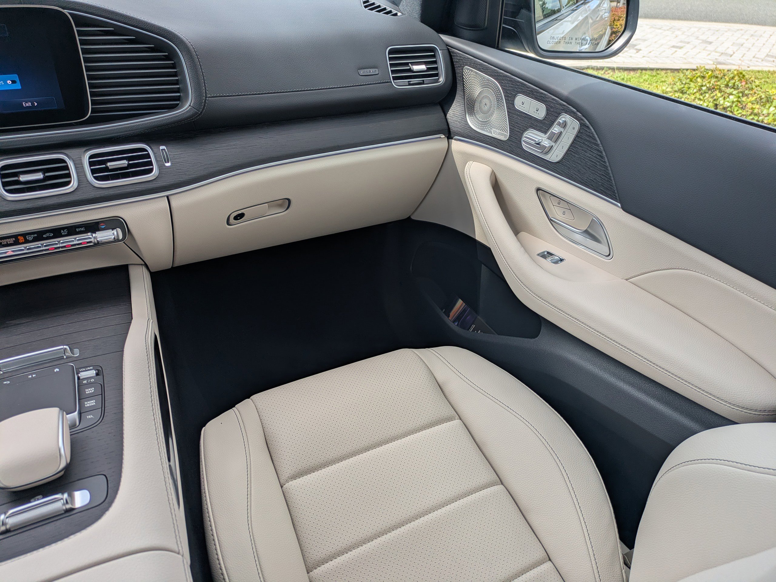 2025 Mercedes Benz GLS 450 4MATIC photo 24