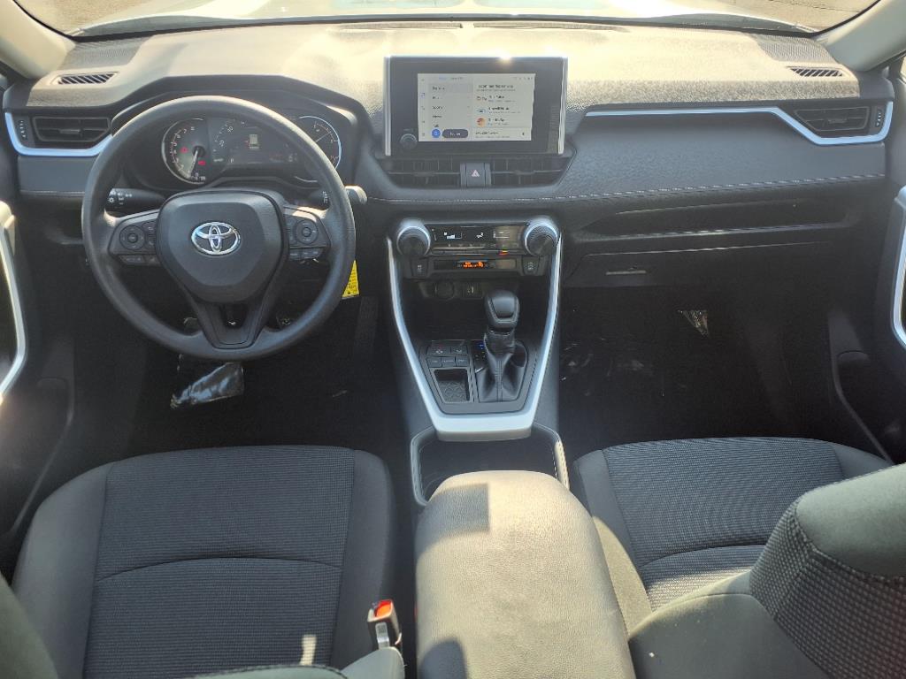 2024 Toyota RAV4 LE photo 4