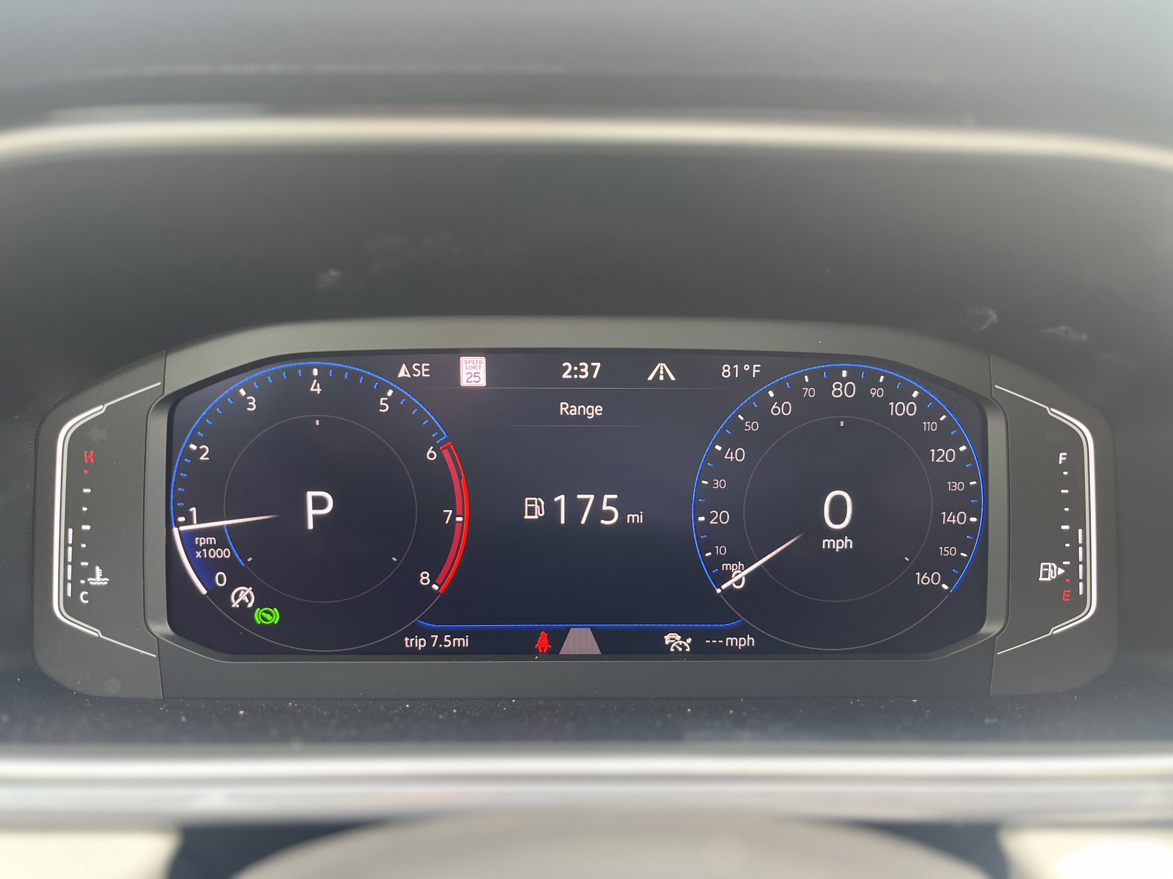 2025 Volkswagen Taos SEL photo 3
