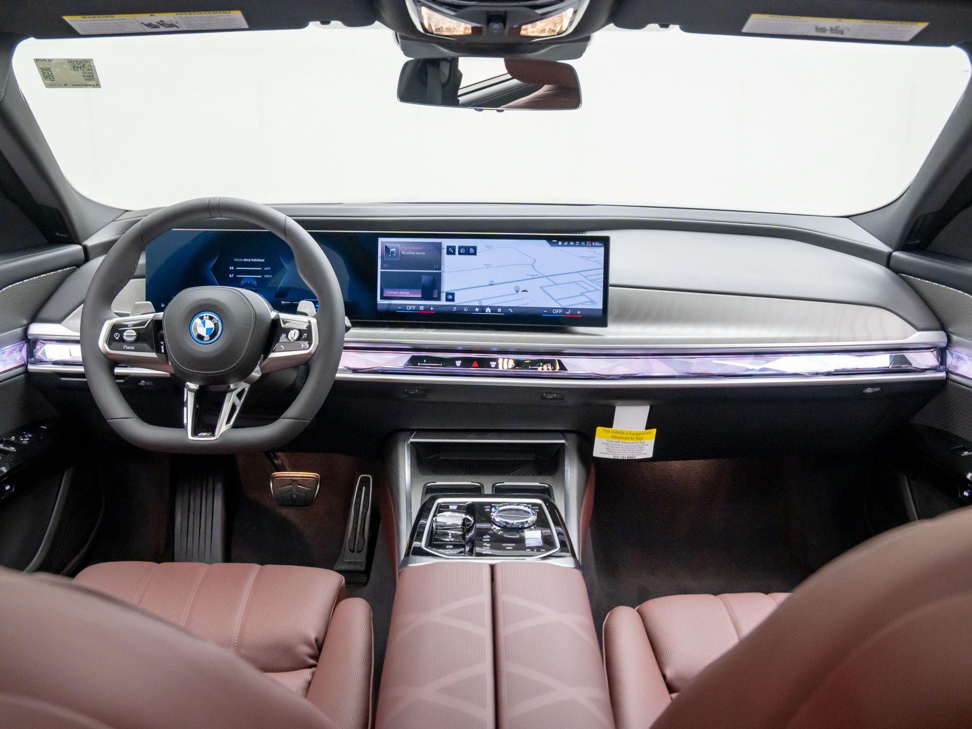 New 2025 Frozen Tanzanite Blue Metallic BMW 750e xDrive image 10