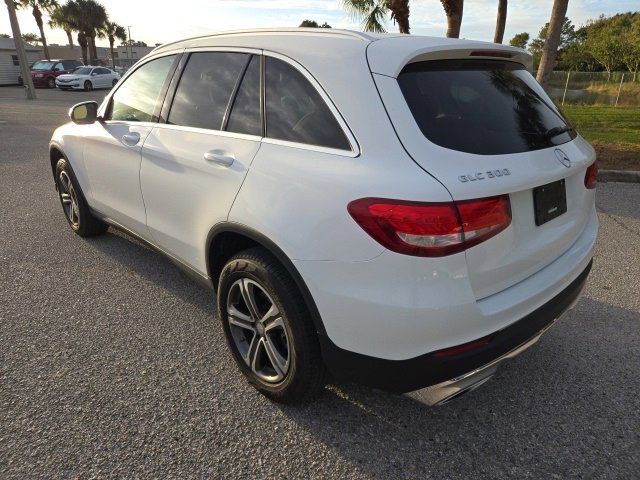 2016 Mercedes Benz GLC 300 photo 3
