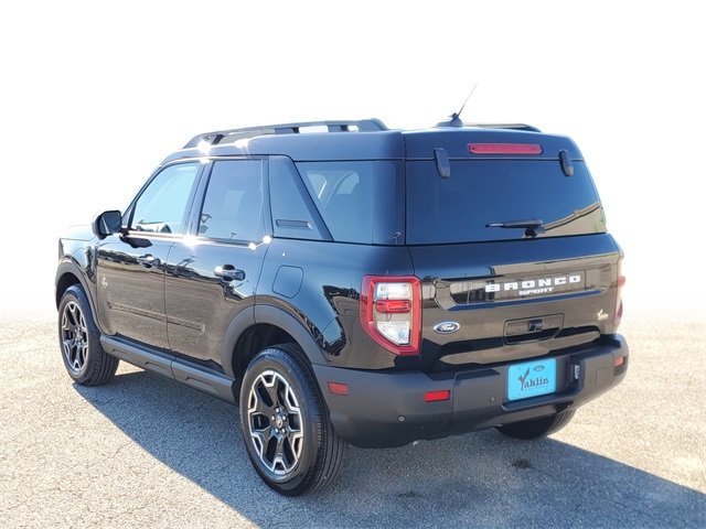 2025 Ford Bronco Sport Outer Banks photo 3