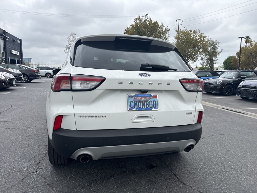 2020 Ford Escape Titanium Hybrid photo 4