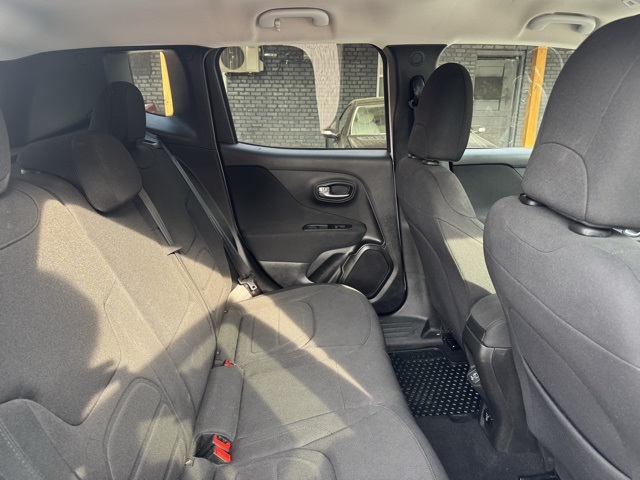 2021 Jeep Renegade Latitude photo 15