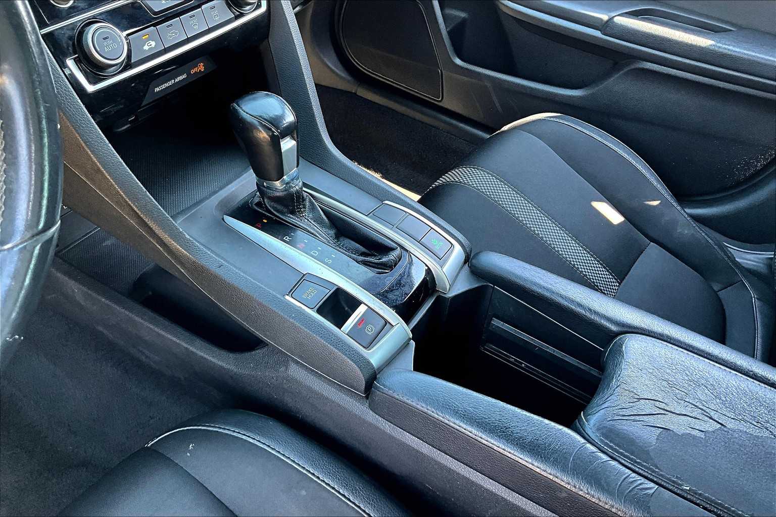 2020 Honda Civic Sport photo 16