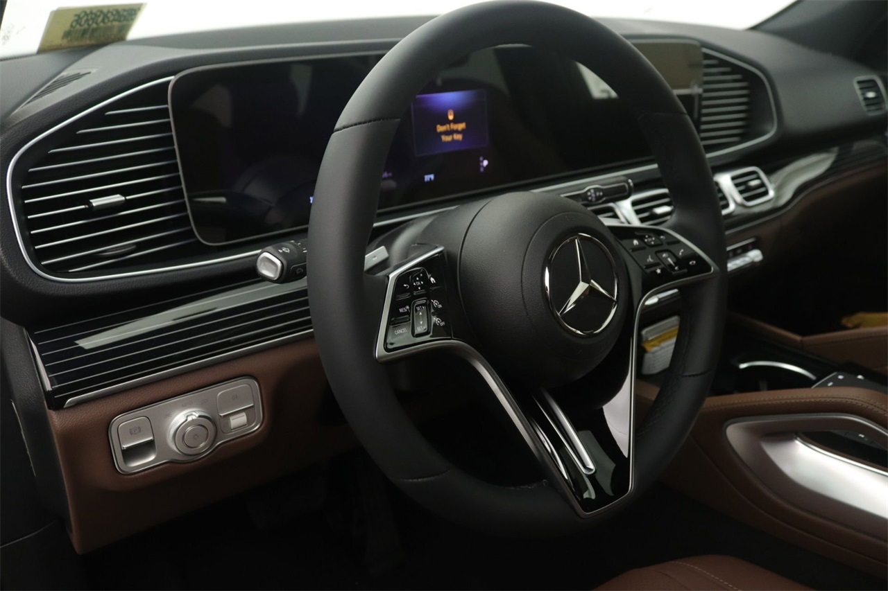 2025 Mercedes Benz GLE 450 4MATIC photo 3