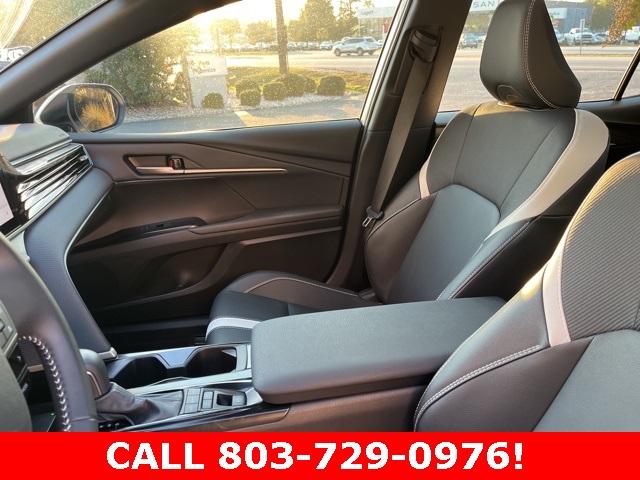 2025 Toyota Camry SE photo 9