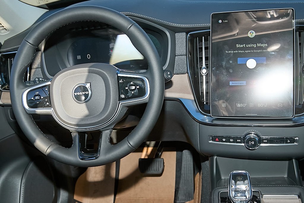 2026 VOLVO XC90 - Image 26