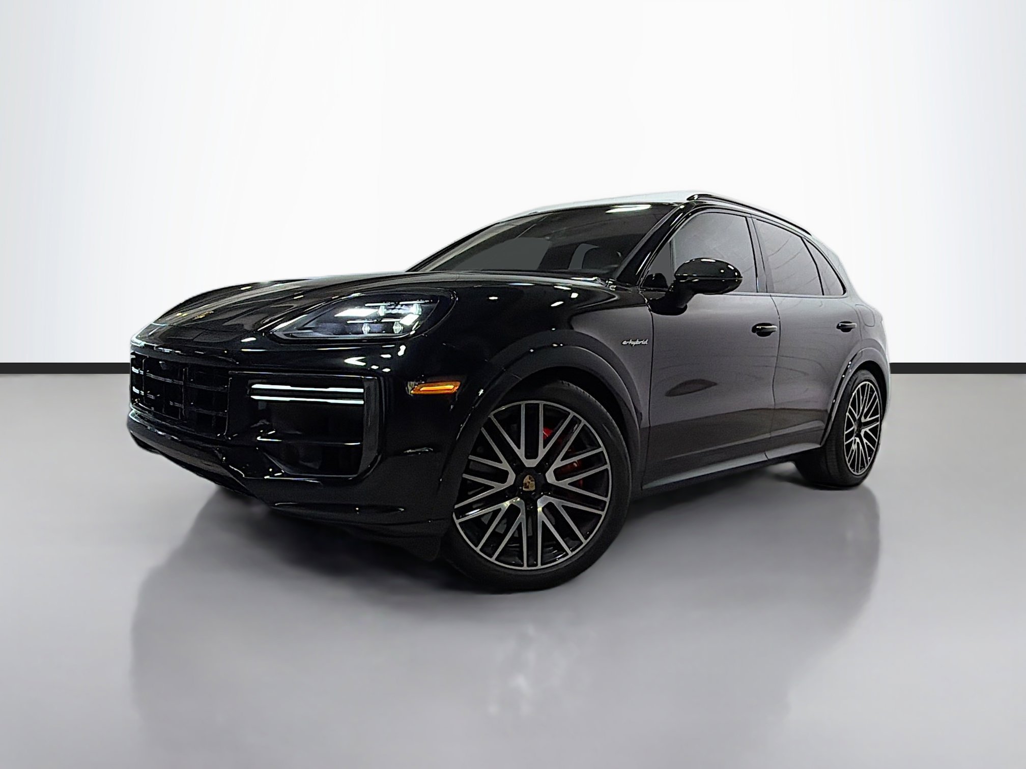 2024 Porsche Cayenne Turbo E-Hybrid's photo