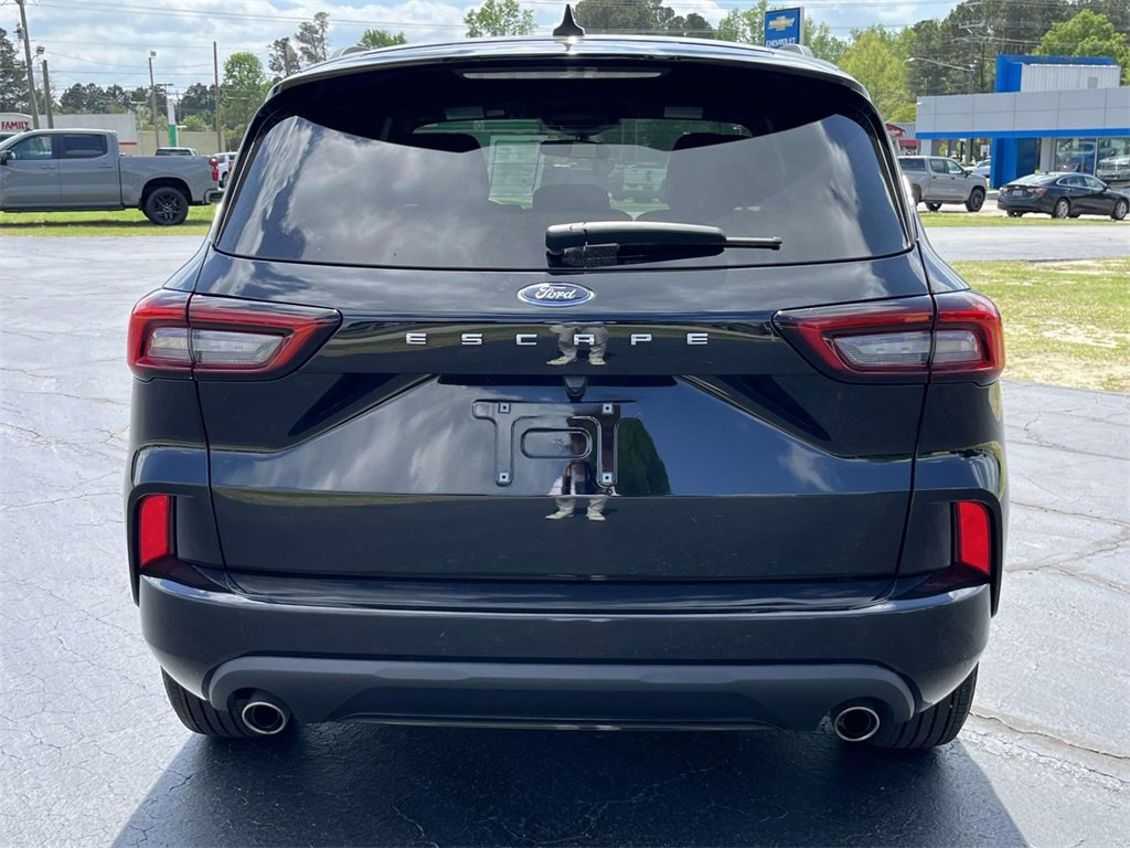 2024 Ford Escape ST-Line photo 2