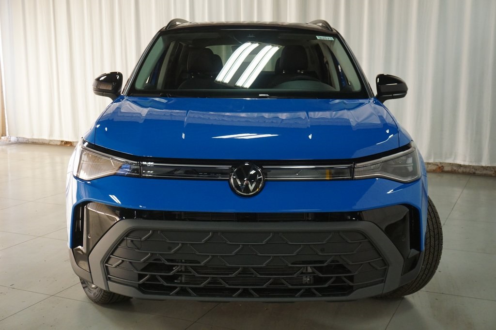 2025 Volkswagen Taos SE photo 4