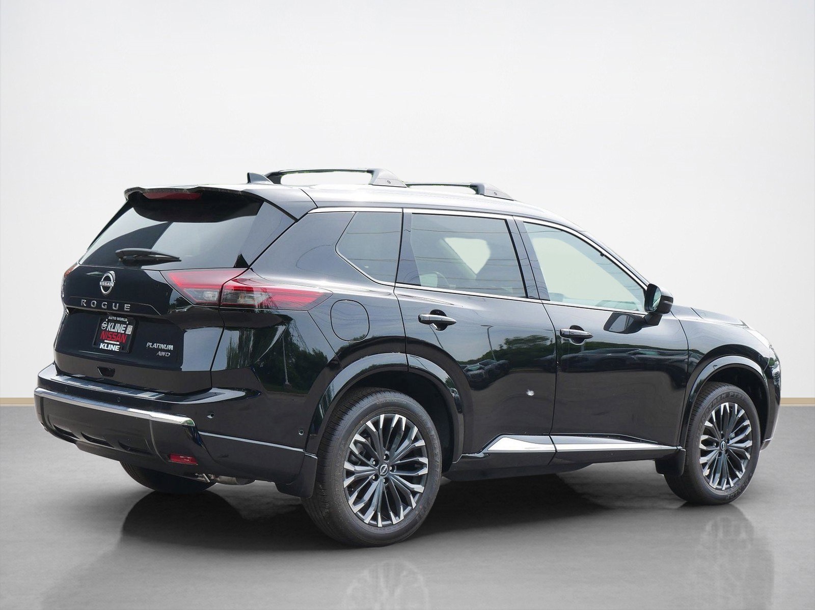 2025 Nissan Rogue Platinum photo 2