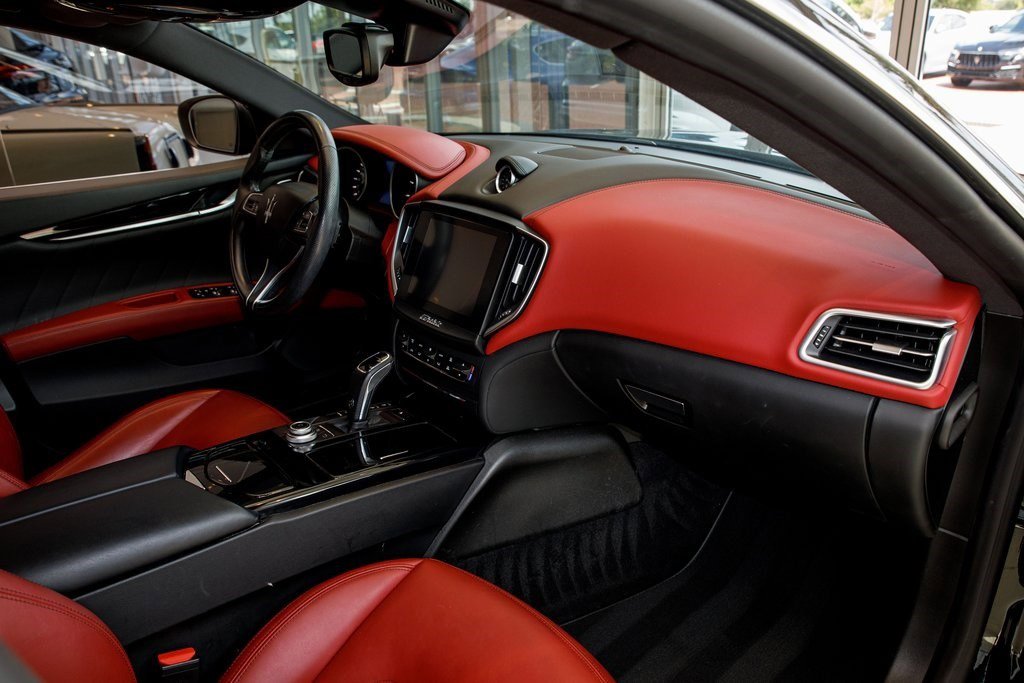 2020 Maserati Ghibli photo 26