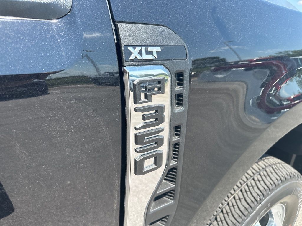 2026 Ford F-350 XLT photo 35