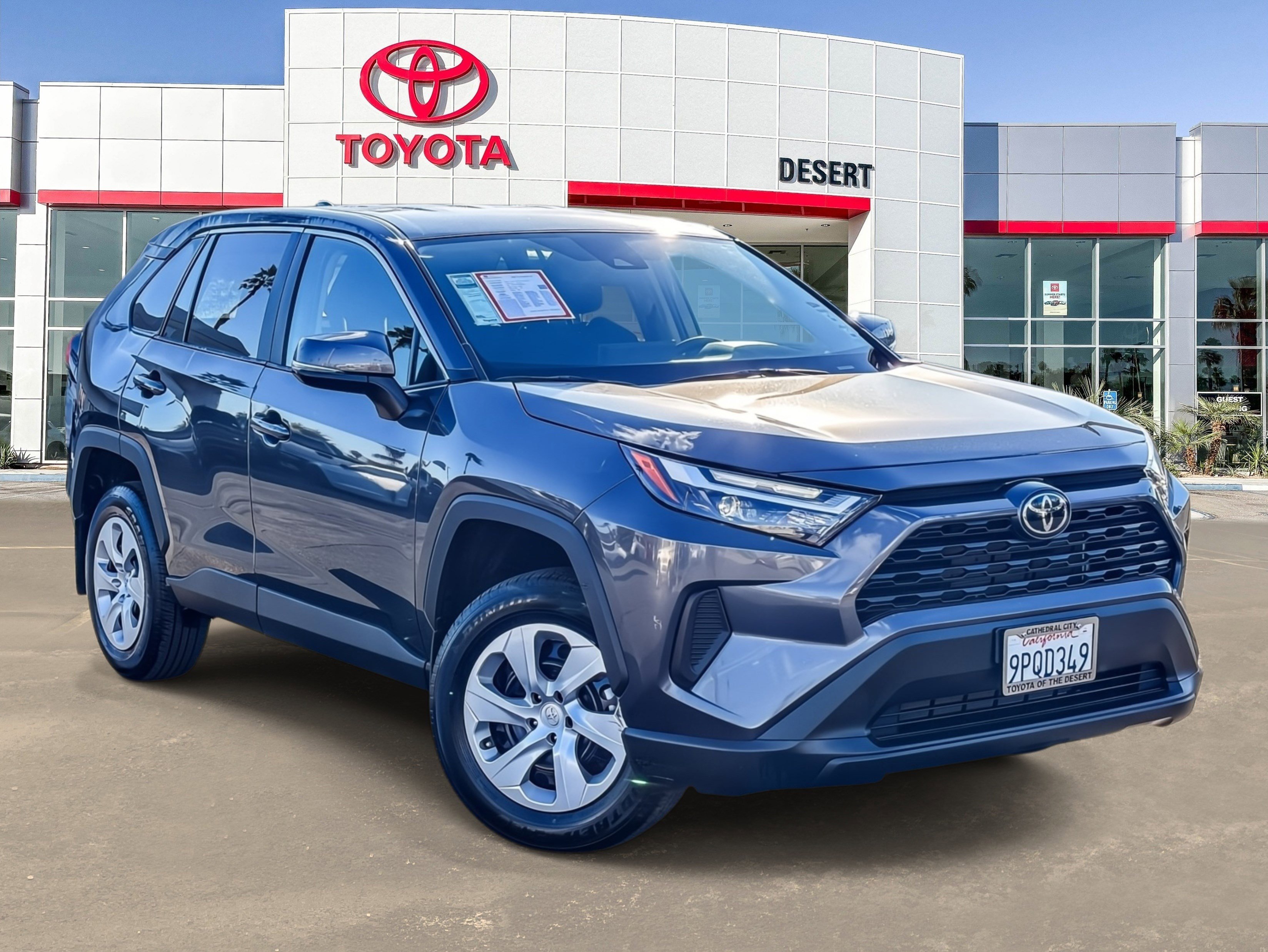 2024 Toyota RAV4 LE's photo