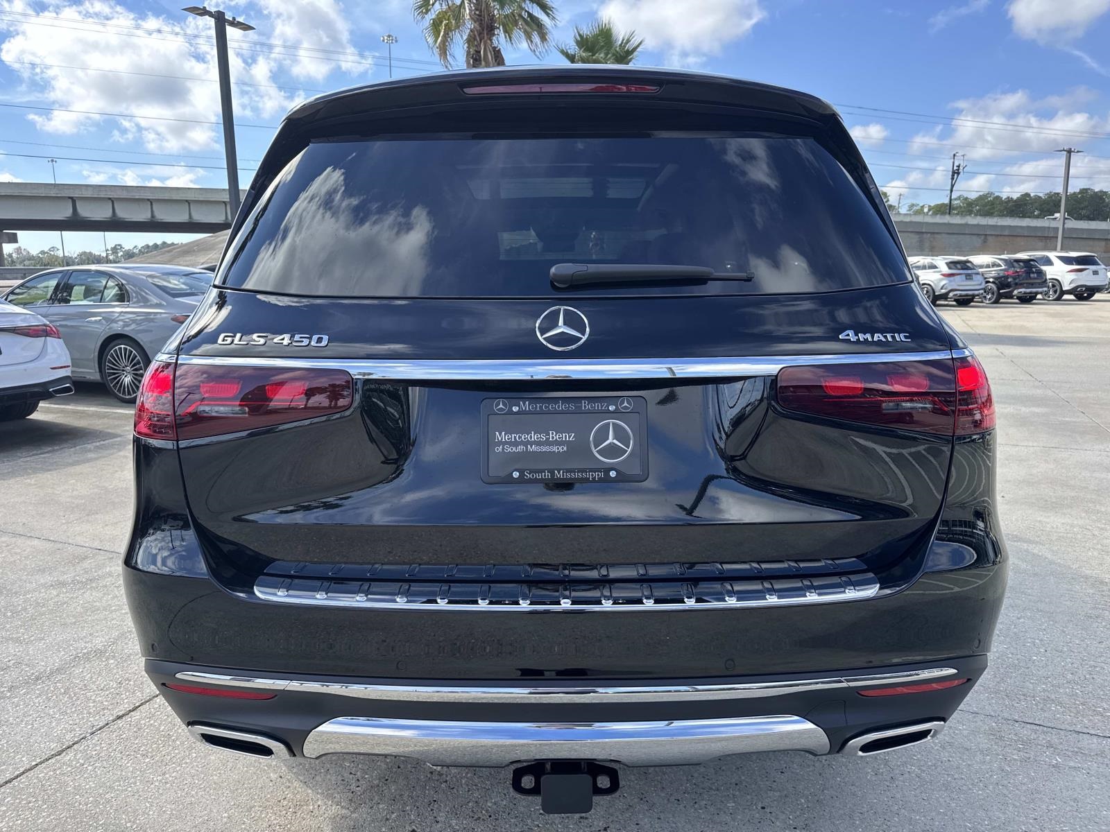 2026 Mercedes Benz GLS 450 4MATIC photo 3