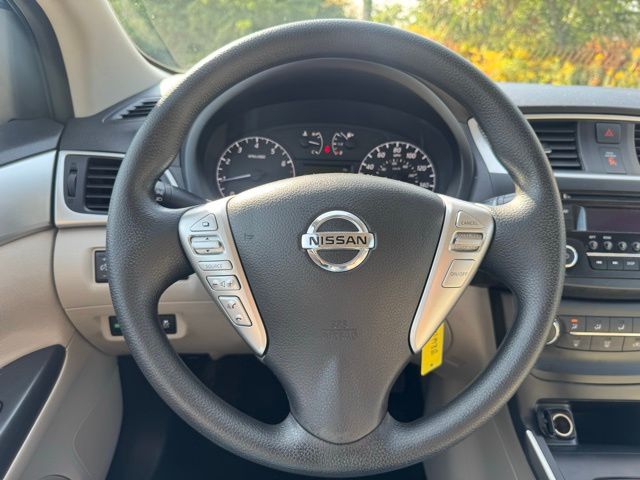 2016 Nissan Sentra S photo 14
