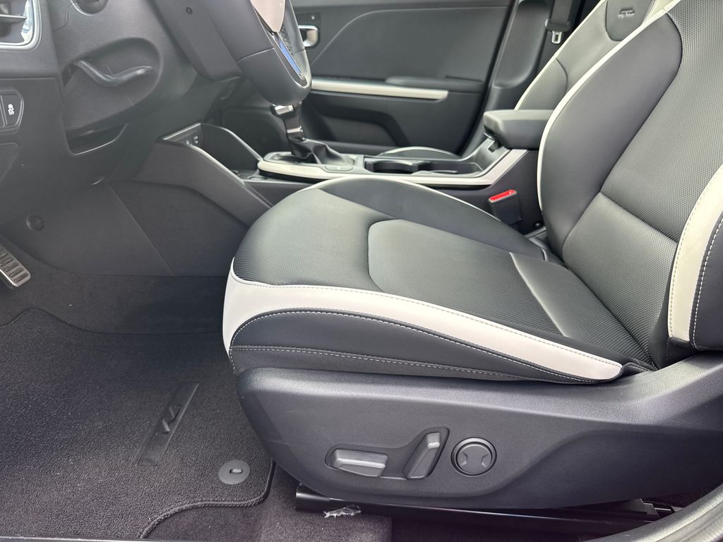 2025 Kia K4 GT-Line Turbo photo 10