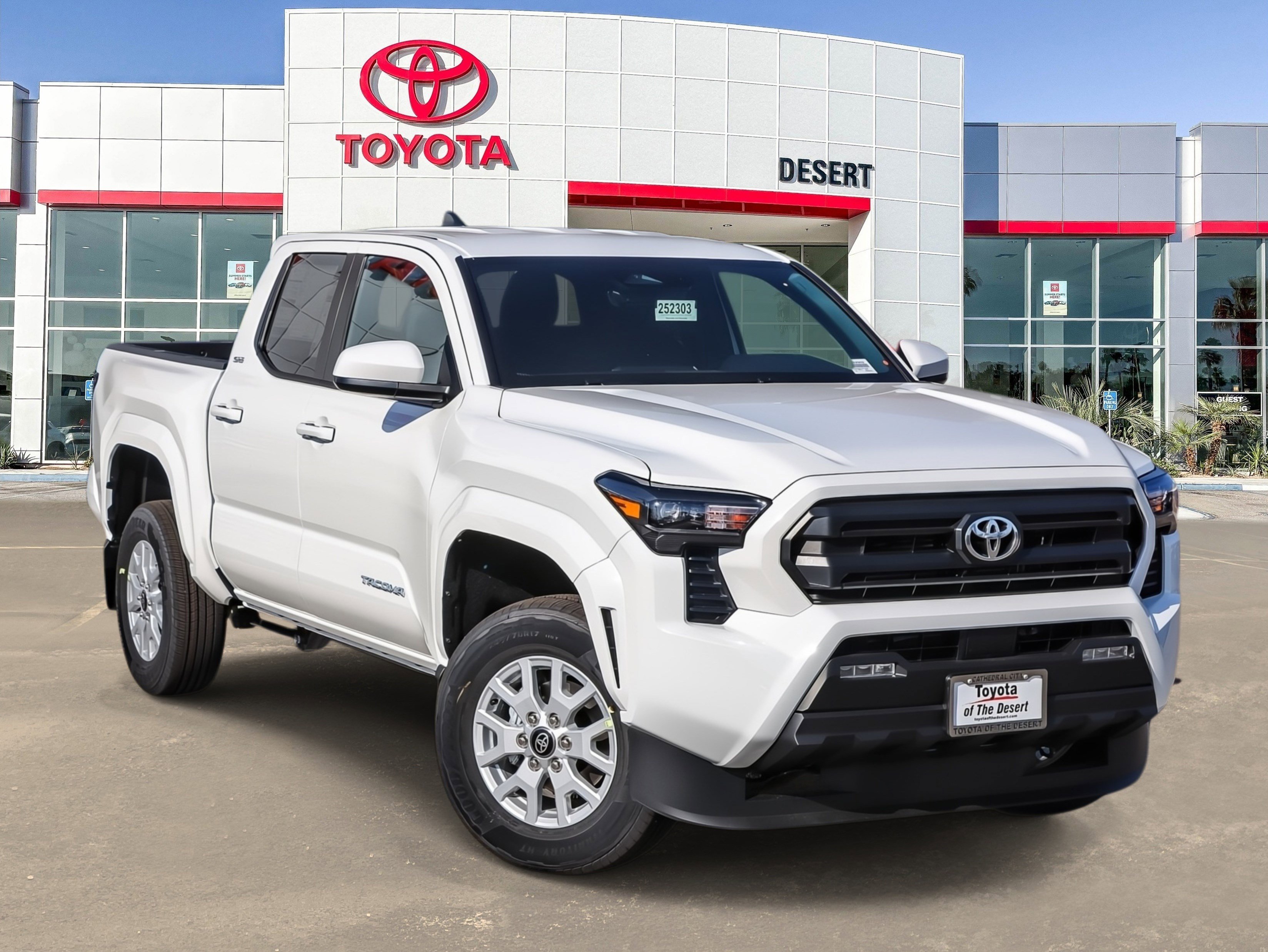 2025 Toyota Tacoma SR5's photo