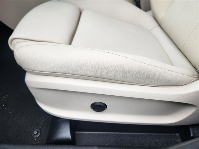 2026 Mercedes Benz GLB 250 4MATIC photo 8