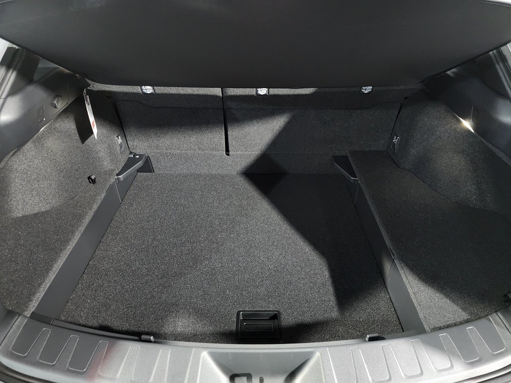 2025 Lexus UX photo 25