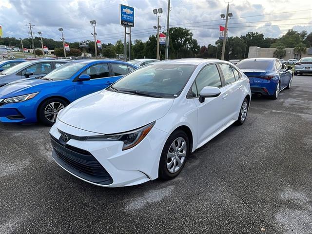 2024 Toyota Corolla LE photo 3
