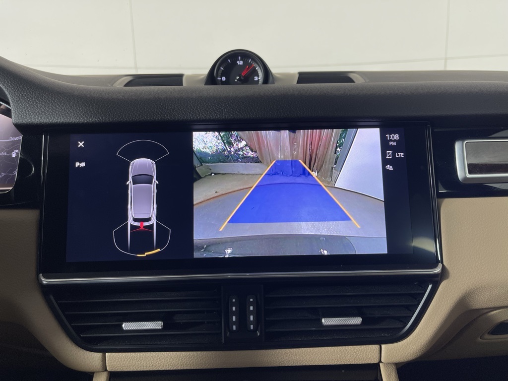 2022 Porsche Cayenne Base photo 24