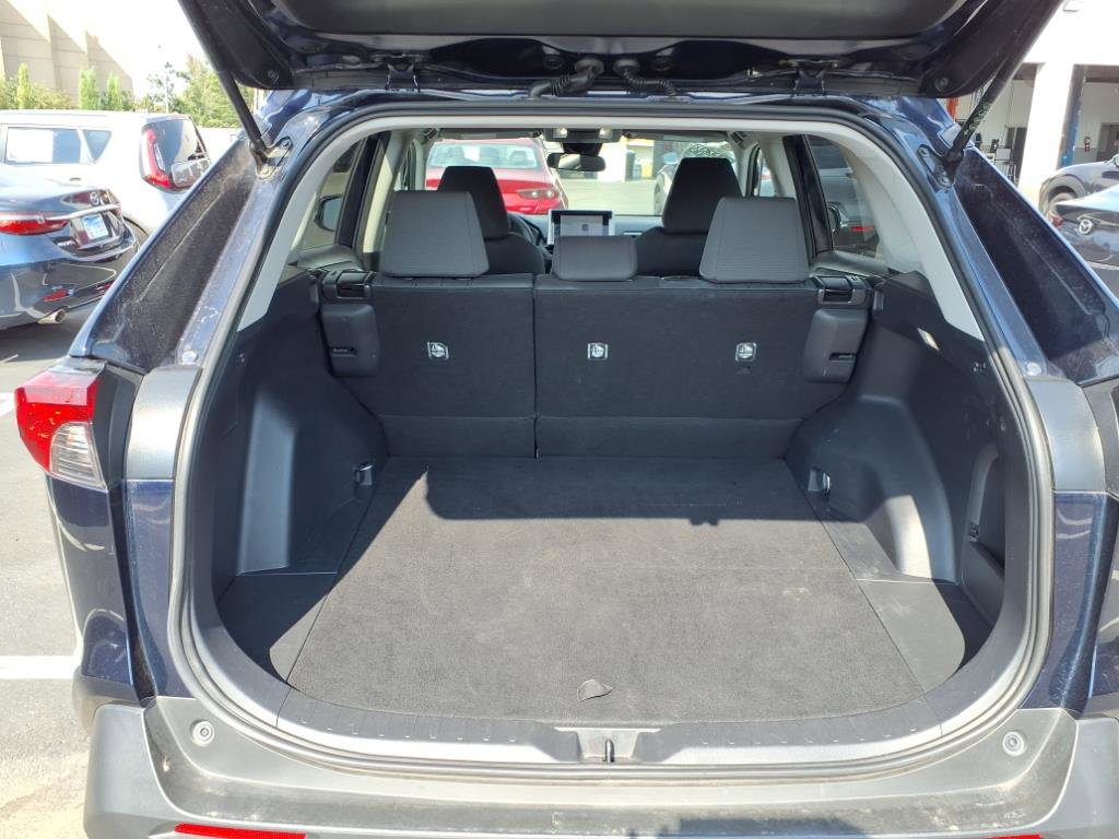 2024 Toyota RAV4 Hybrid XLE photo 7