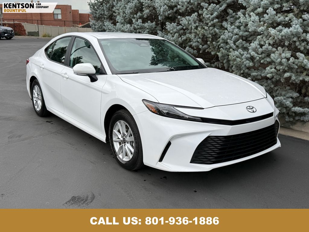 2025 Toyota Camry LE photo 11