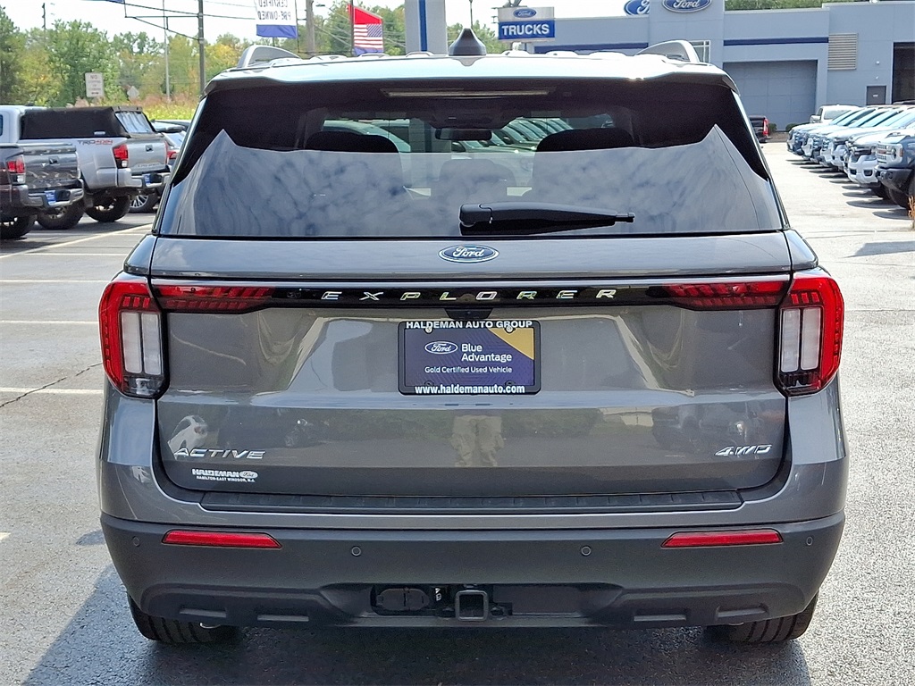 2025 Ford Explorer photo 4