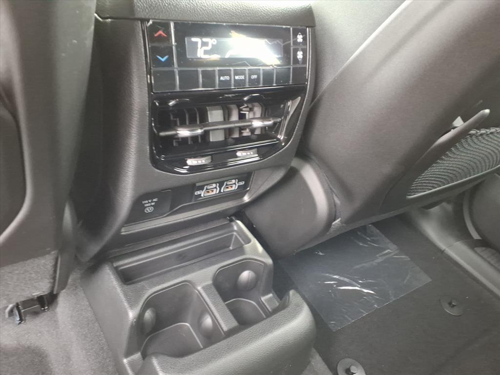 2025 Jeep Grand Cherokee Laredo photo 4